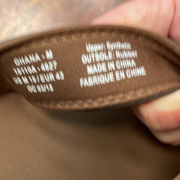 Men's OluKai flip flops.  Brown  leather.  Never worn. - Picture 4 of 7